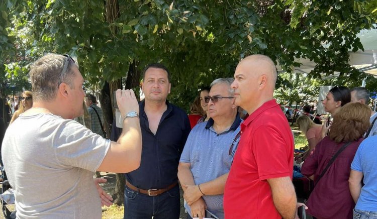 На празника на черешата в Кюстендил: Депутати на БСП разговаряха с производители
