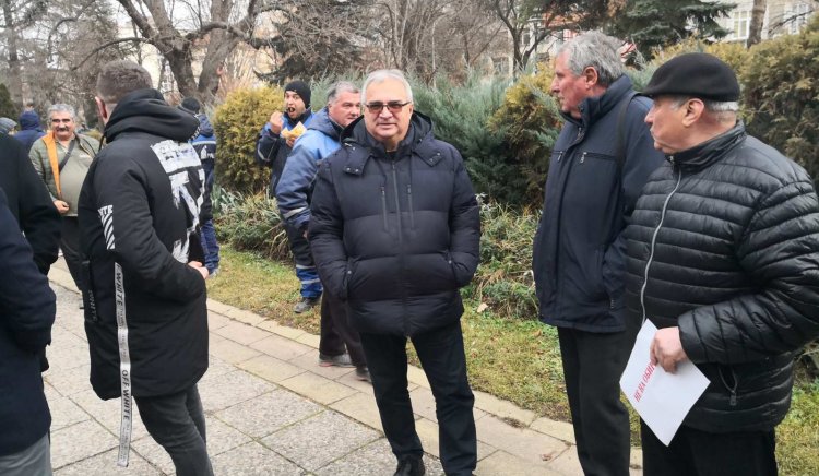 Бойко Клечков на протест в Кюстендил: В криза данъци не се вдигат. Кметът да отстъпи 